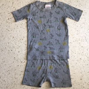Hanna Andersson yoga bunny pajamas sz 5